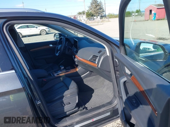 2021 Audi Q5 Premium with VIN WA1G2AFY4M2044986, listed as a IAAI auction lot 42073573 with 58,388 mi miles and . Bid and sale history available at DreamBid. Image 5.