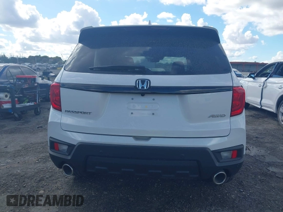 2025 Honda Passport EX-L z VIN 5FNYF8H52SB001266, wystawiony jako IAAI lot #41655256 z przebiegiem 5 622 mil mil oraz . Historia ofert i sprzedaży dostępna na DreamBid. Obrazek 16.