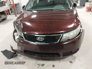 2010 Kia Forte EX z VIN KNAFU4A28A5811732, wystawiony jako IAAI lot #42038492 z przebiegiem 176 178 mil mil oraz . Historia ofert i sprzedaży dostępna na DreamBid. Obrazek 12.