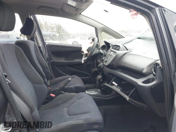 2013 Honda Fit Sport с VIN JHMGE8H56DC019458, выставлен на аукционе IAAI как лот 41912389 с пробегом Не указан миль и . История ставок и продаж доступна на DreamBid. Изображение 5.