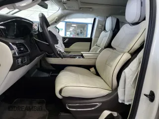 2020 Lincoln Navigator Black Label z VIN 5LMJJ3TT5LEL23937, wystawiony jako Copart lot #54434155 z przebiegiem 22 437 mil mil oraz Szkoda całkowita • Salvage title. Historia ofert i sprzedaży dostępna na DreamBid. Obrazek 7.