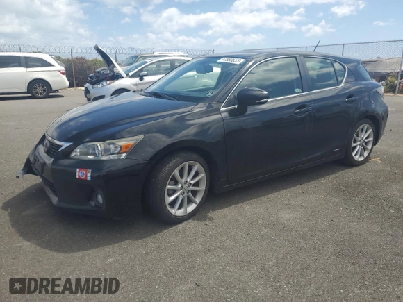 2012 Lexus CT 200h z VIN JTHKD5BHXC2112504, wystawiony jako Copart lot #47883655 z przebiegiem 120 805 mil mil oraz Czysty tytuł • Clean title. Historia ofert i sprzedaży dostępna na DreamBid. Obrazek 1.