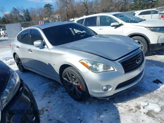 2013 Infiniti M with VIN JN1BY1AR6DM602407, listed as a IAAI auction lot 41617455 with 99,195 mi miles. Bid and sale history available at carsss.com. Image 1.