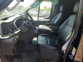 2024 Ford Transit Cargo z VIN 1FTBW3X81RKB79008, wystawiony jako Copart lot #58158005 z przebiegiem Nie podano mil oraz Szkoda całkowita • Salvage title. Historia ofert i sprzedaży dostępna na DreamBid. Obrazek 7.