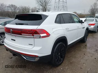2024 Volkswagen Atlas SE с VIN 1V2KE2CA0RC251671, выставлен на аукционе IAAI как лот 41094446 с пробегом 5 323 миль миль и . История ставок и продаж доступна на DreamBid. Изображение 4.