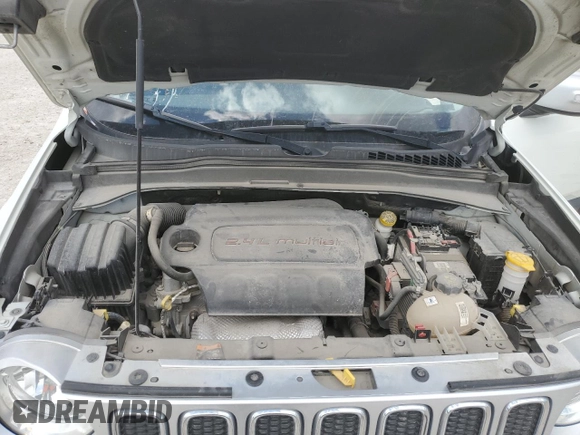 2015 Jeep Renegade Limited z VIN ZACCJBDTXFPB84988, wystawiony jako Copart lot #50721795 z przebiegiem 94 347 mil mil oraz Szkoda całkowita • Salvage title. Historia ofert i sprzedaży dostępna na DreamBid. Obrazek 12.