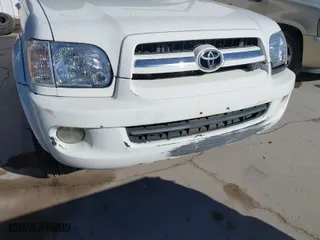 2007 Toyota Sequoia Limited with VIN 5TDZT38A17S285764, listed as a IAAI auction lot 41451357 with 246,890 mi miles. Bid and sale history available at carsss.com. Image 6.