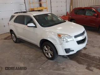 2015 Chevrolet Equinox LT z VIN 2GNALBEK3F1180273, wystawiony jako IAAI lot #42371422 z przebiegiem 148 834 mil mil oraz . Historia ofert i sprzedaży dostępna na DreamBid. Obrazek 1.