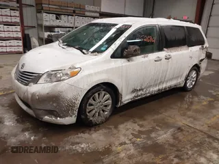 2011 Toyota Sienna XLE with VIN 5TDDK3DC0BS005250, listed as a IAAI auction lot 41526861 with 145,466 mi miles. Bid and sale history available at carsss.com. Image 19.