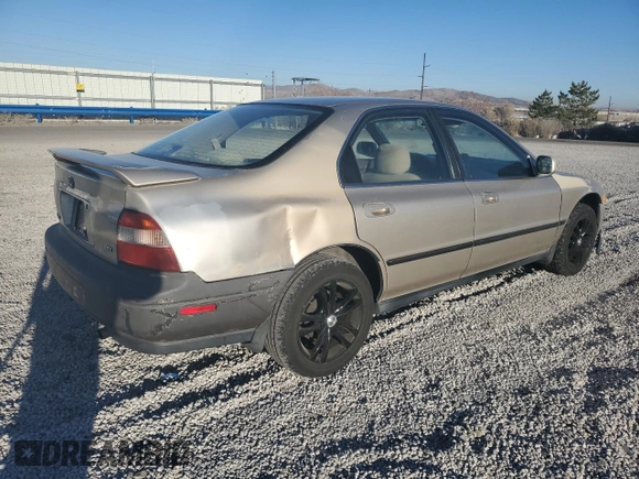 1994 Honda Accord LX с VIN JHMCD5634RC061099, выставлен на аукционе Copart как лот 83488354 с пробегом 208 488 миль миль и Списание • Salvage title. История ставок и продаж доступна на DreamBid. Изображение 3.