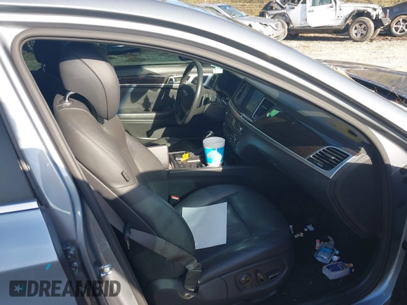 2016 Hyundai Genesis 3.8L z VIN KMHGN4JEXGU131372, wystawiony jako IAAI lot #41091057 z przebiegiem 111 229 mil mil oraz . Historia ofert i sprzedaży dostępna na DreamBid. Obrazek 5.