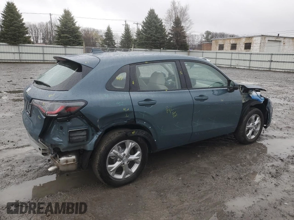 2025 Honda HR-V LX with VIN 3CZRZ2H33SM727523, listed as a Copart auction lot 52338715 with 1,365 mi miles and Non repairable. Bid and sale history available at DreamBid. Image 3.