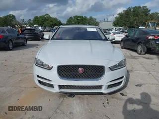 2017 Jaguar XE 25t Prestige z VIN SAJAE4BG5HA951325, wystawiony jako IAAI lot #42460703 z przebiegiem 116 318 mil mil oraz . Historia ofert i sprzedaży dostępna na DreamBid. Obrazek 12.