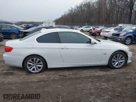 2011 BMW 3 Series 328i xDrive with VIN WBAKF5C54BE655860, listed as a IAAI auction lot 41601663 with 191,244 mi miles. Bid and sale history available at carsss.com. Image 13.