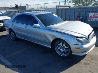 2000 Mercedes-Benz S-Class with VIN WDBNG70J3YA120303, listed as a IAAI auction lot 41362334 with 192,381 mi miles. Bid and sale history available at carsss.com. Image 1.