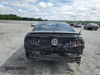 2013 Ford Mustang V6 z VIN 1ZVBP8AM1D5238157, wystawiony jako Copart lot #60427525 z przebiegiem 133 512 mil mil oraz Szkoda całkowita • Salvage title. Historia ofert i sprzedaży dostępna na DreamBid. Obrazek 6.