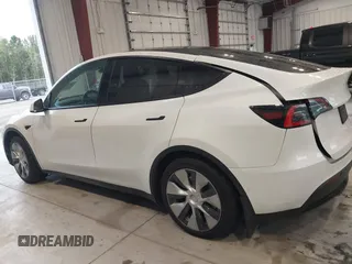 2020 Tesla Model Y Long Range z VIN 5YJYGDEE8LF054338, wystawiony jako IAAI lot #39026888 z przebiegiem 86 142 mil mil oraz . Historia ofert i sprzedaży dostępna na DreamBid. Obrazek 13.