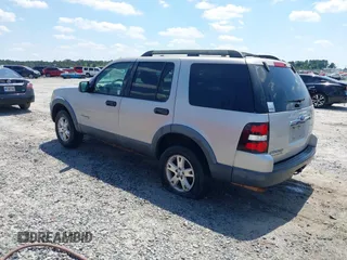 2006 Ford Explorer XLT z VIN 1FMEU63E96UA54379, wystawiony jako IAAI lot #42277129 z przebiegiem 285 795 mil mil oraz . Historia ofert i sprzedaży dostępna na DreamBid. Obrazek 3.