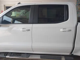 2021 Chevrolet Silverado 1500 LT z VIN 3GCUYDEDXMG439687, wystawiony jako IAAI lot #42561881 z przebiegiem 100 793 mil mil oraz . Historia ofert i sprzedaży dostępna na DreamBid. Obrazek 14.