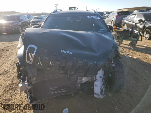 2017 Jeep Cherokee Latitude with VIN 1C4PJLCS3HW547640, listed as a Copart auction lot 83420164 with Not Provided miles and Clean Title. Bid and sale history available at carsss.com. Image 5.