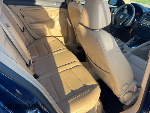 2007 Volkswagen Jetta 2.5 with VIN 3VWRF71K07M133263, listed as a Copart auction lot 57188265 with 136,825 mi miles and Clean title. Bid and sale history available at DreamBid. Image 6.
