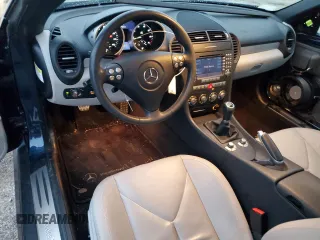 2007 Mercedes-Benz SLK 350 z VIN WDBWK56F17F166675, wystawiony jako Copart lot #81831044 z przebiegiem 73 953 mil mil oraz Czysty tytuł • Clean title. Historia ofert i sprzedaży dostępna na DreamBid. Obrazek 8.