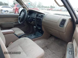 2000 Toyota 4Runner SR5 with VIN JT3GN86R1Y0139753, listed as a IAAI auction lot 42192055 with 178,459 mi miles and . Bid and sale history available at DreamBid. Image 5.
