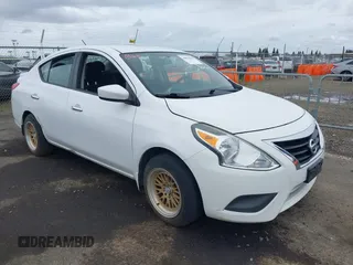 2016 Nissan Versa S z VIN 3N1CN7AP2GL874126, wystawiony jako IAAI lot #38894209 z przebiegiem 91 469 mil mil oraz . Historia ofert i sprzedaży dostępna na DreamBid. Obrazek 1.