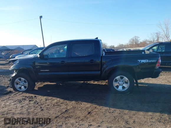 2015 Toyota Tacoma with VIN 3TMLU4EN4FM190968, listed as a IAAI auction lot 41749985 with 152,668 mi miles and . Bid and sale history available at DreamBid. Image 14.