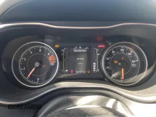2020 Jeep Cherokee Latitude with VIN 1C4PJLCB5LD561415, listed as a Copart auction lot 61106095 with 120,107 mi miles and Salvage title. Bid and sale history available at DreamBid. Image 9.