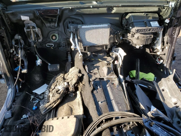 2024 Dodge Durango R/T Plus with VIN 1C4SDJCT5RC157477, listed as a Copart auction lot 43207225 with Not provided miles and Non repairable. Bid and sale history available at DreamBid. Image 8.