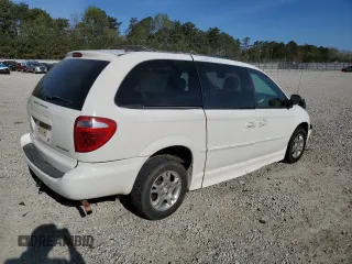 2002 Dodge Caravan Sport with VIN 2B4GP44302R640883, listed as a Copart auction lot 50753355 with 205,498 mi miles and Salvage Title. Bid and sale history available at carsss.com. Image 3.