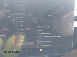 2024 Tesla Model 3 z VIN 5YJ3E1EA8RF755840, wystawiony jako IAAI lot #41677744 z przebiegiem 9 695 mil mil oraz . Historia ofert i sprzedaży dostępna na DreamBid. Obrazek 7.