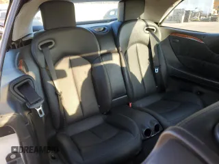 2005 Mercedes-Benz CLK 500 z VIN WDBTK75G75T049996, wystawiony jako Copart lot #47252015 z przebiegiem 141 969 mil mil oraz Szkoda całkowita • Salvage title. Historia ofert i sprzedaży dostępna na DreamBid. Obrazek 10.