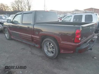 2005 Chevrolet Silverado 1500 LS z VIN 2GCEC13T751334286, wystawiony jako IAAI lot #41183917 z przebiegiem 229 192 mil mil oraz . Historia ofert i sprzedaży dostępna na DreamBid. Obrazek 3.
