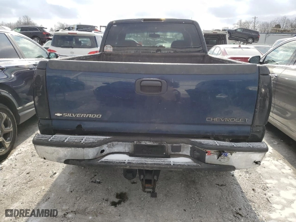 2004 GMC New Sierra 2500 SLE with VIN 1GTGK29U24Z109460, listed as a Copart auction lot 88881825 with 153095 miles and Salvage Title. Bid and sale history available at carsss.com. Image 6.