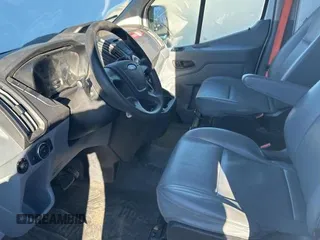 2019 Ford Transit z VIN 1FTYE2CM5KKB51406, wystawiony jako Copart lot #41748155 z przebiegiem 56 635 mil mil oraz Czysty tytuł • Clean title. Historia ofert i sprzedaży dostępna na DreamBid. Obrazek 9.
