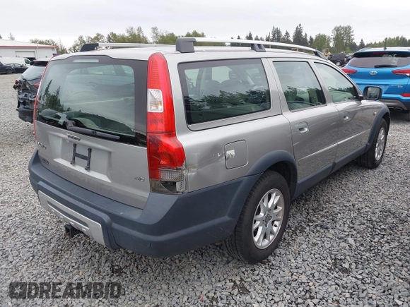 2005 Volvo XC70 with VIN YV1SZ592151195652, listed as a IAAI auction lot 42125275 with 183,928 mi miles and . Bid and sale history available at DreamBid. Image 4.