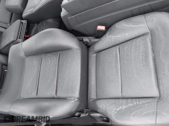 2014 Mercedes-Benz E 350 Luxury with VIN WDDHF8JB0EA907936, listed as a IAAI auction lot 40480628 with Not Provided miles and . Bid and sale history available at DreamBid. Image 5.