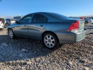 2005 Volvo S60 with VIN YV1RS592652436053, listed as a Copart auction lot 43177585 with 155,537 mi miles and Salvage Title. Bid and sale history available at carsss.com. Image 2.