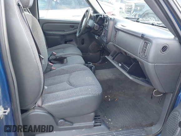 2004 Chevrolet Silverado 1500 LS with VIN 1GCEC14T44Z316168, listed as a IAAI auction lot 40798766 with 189,019 mi miles. Bid and sale history available at carsss.com. Image 5.
