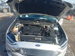 2017 Ford Fusion SE z VIN 3FA6P0HD4HR118826, wystawiony jako IAAI lot #40743513 z przebiegiem 130 038 mil mil oraz . Historia ofert i sprzedaży dostępna na DreamBid. Obrazek 10.