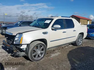 2011 Cadillac Escalade EXT Luxury with VIN 3GYT4MEF3BG221610, listed as a IAAI auction lot 40902182 with 81,580 mi miles. Bid and sale history available at carsss.com. Image 18.