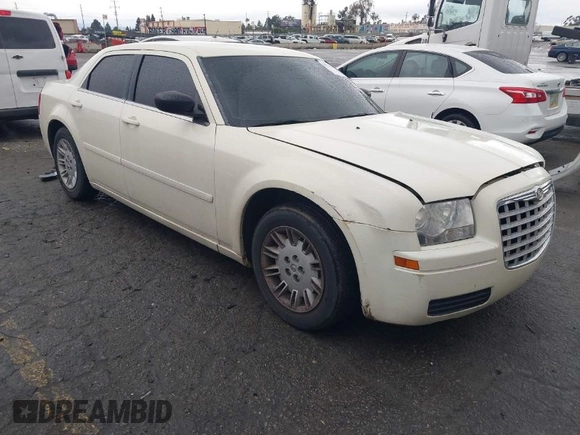 2006 Chrysler 300 with VIN 2C3KA43RX6H470150, listed as a IAAI auction lot 41767272 with 107,457 mi miles. Bid and sale history available at carsss.com. Image 1.