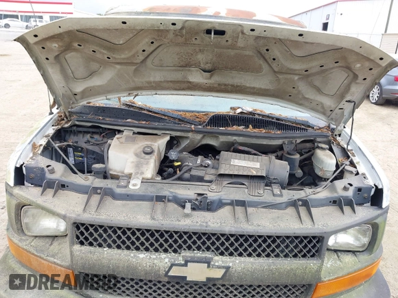 2007 Chevrolet Express Cargo with VIN 1GCGG25V271201283, listed as a IAAI auction lot 42094513 with Not Provided miles and . Bid and sale history available at DreamBid. Image 10.