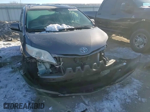 2011 Toyota Sienna XLE AAS with VIN 5TDYK3DC3BS123021, listed as a Copart auction lot 88336835 with 161,028 mi miles and Salvage Title. Bid and sale history available at DreamBid. Image 12.