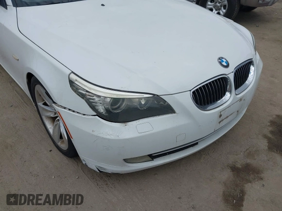 2009 BMW 5 Series 528i with VIN WBANU53529C121927, listed as a IAAI auction lot 42063066 with 195,322 mi miles and . Bid and sale history available at carsss.com. Image 6.
