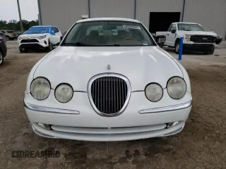 2000 Jaguar S-Type V6 z VIN SAJDA01C0YFL51640, wystawiony jako Copart lot #48708915 z przebiegiem 186 034 mil mil oraz Nie do naprawy • Non repairable. Historia ofert i sprzedaży dostępna na DreamBid. Obrazek 5.