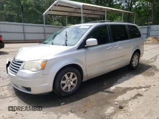 2010 Chrysler Town & Country Touring Plus z VIN 2A4RR8DX3AR367902, wystawiony jako Copart lot #58563505 z przebiegiem 160 982 mil mil oraz Szkoda całkowita • Salvage title. Historia ofert i sprzedaży dostępna na DreamBid. Obrazek 1.