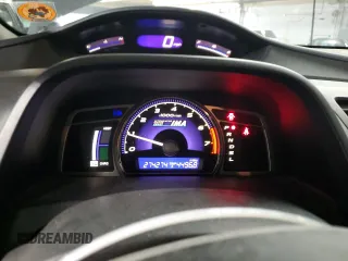 2006 Honda Civic z VIN JHMFA36226S020747, wystawiony jako Copart lot #60973595 z przebiegiem 274 274 mil mil oraz Czysty tytuł • Clean title. Historia ofert i sprzedaży dostępna na DreamBid. Obrazek 9.